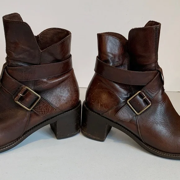 Vic Matie Women’s Size 38 Brown Leather 2.5” Block Heel Western Ankle Boots - Picture 6 of 15